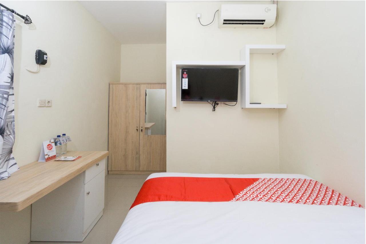 Hotel Oyo 1542 Yessy Mansion Ngabean Esterno foto