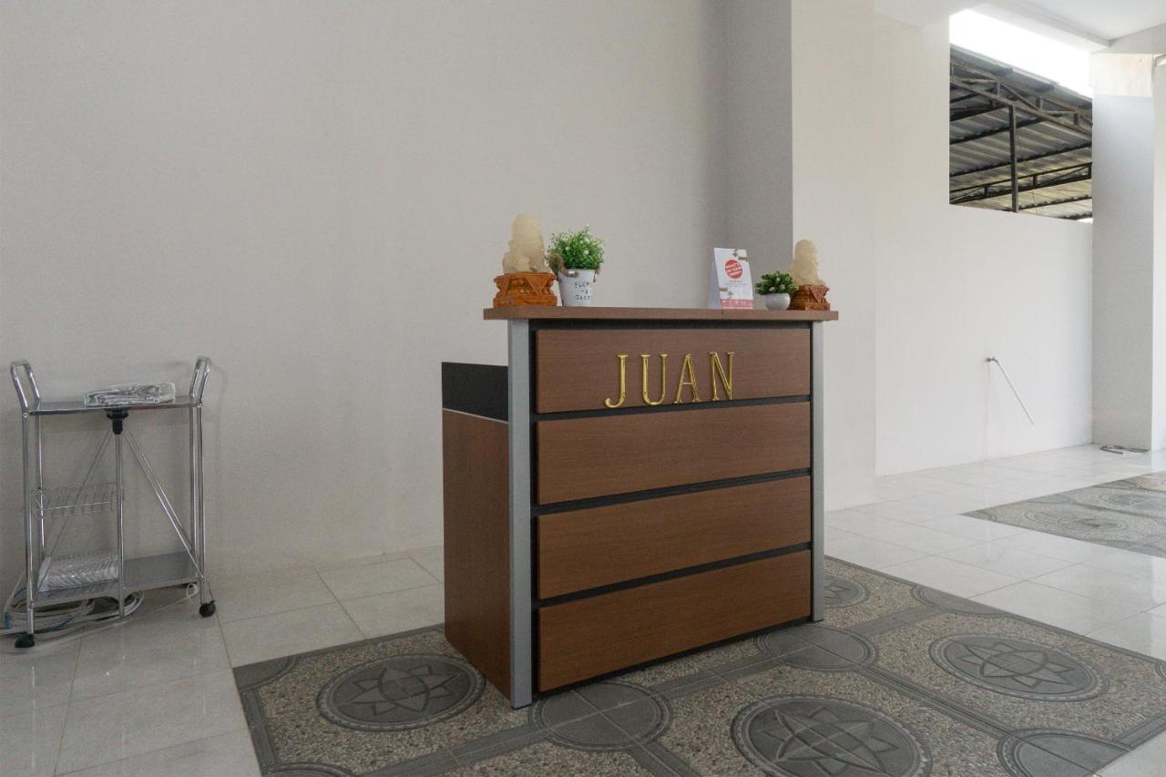 Hotel Oyo 1542 Yessy Mansion Ngabean Esterno foto