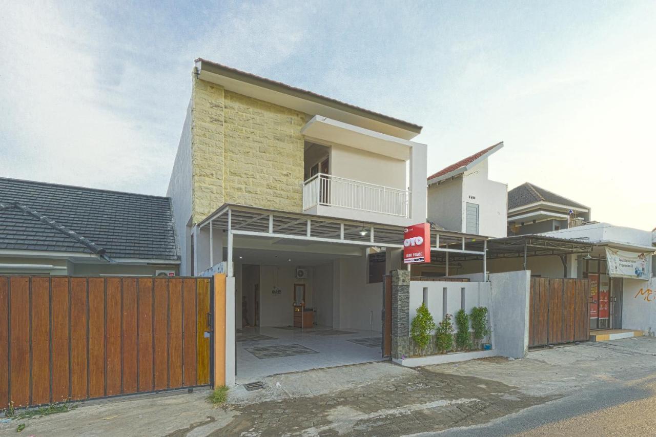 Hotel Oyo 1542 Yessy Mansion Ngabean Esterno foto